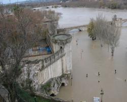 Le Rhône à Avignon lors de la crue de décembre 2003 © Météo France
