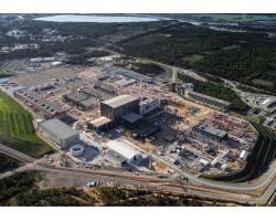 Complexe nucléaire ITER de Cadarache sur la commune de Saint-Paul-Lez-Durance dans les Bouches-du-Rhône (source  © Massilia Mundi)