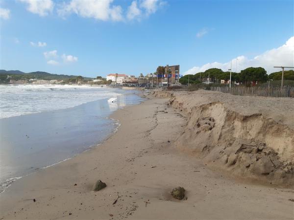 Erosion de cordon dunaire sur la plage des Sablettes, après le passage de la Tempête Aline (La Seyne-sur-Mer, 20 octobre 2023) (c) BRGM